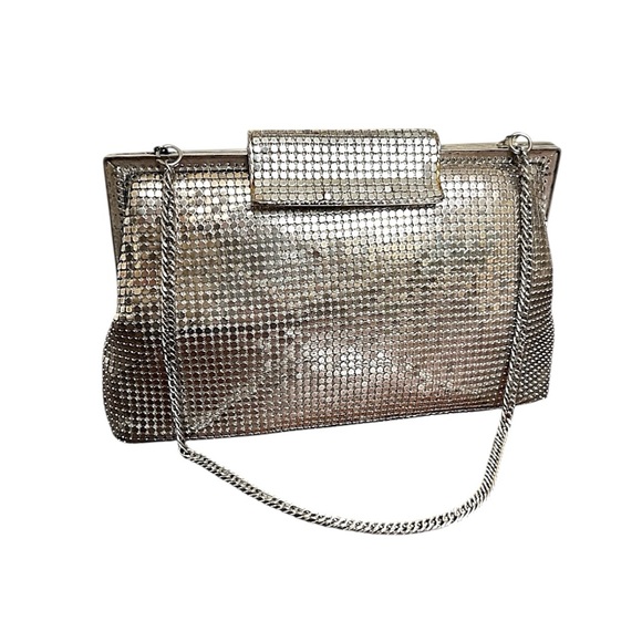 Whiting & Davis Handbags - Whiting and Davis vintage mesh clutch bag evening clasp closure silver toned